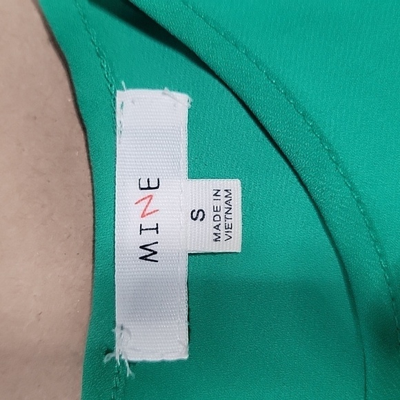 Mine Size S Green Ruched Side Cap Sleeve Blouse, Excellent Used Condition - Picture 10 of 11